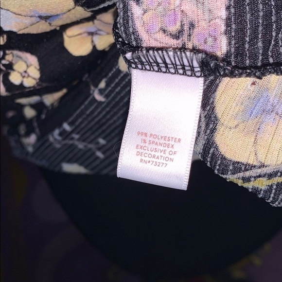 LC Lauren Conrad ruffle cold-shoulder top! - Picture 5 of 5